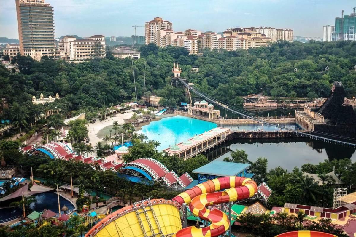 Resort Suites @ Sunway Pyramid & Sunway Lagoon Петалинг Джая Екстериор снимка